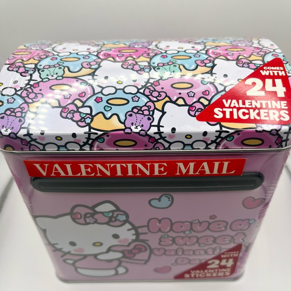 Hello Kitty Valentine’s Day Mailbox - Picture 2 of 10